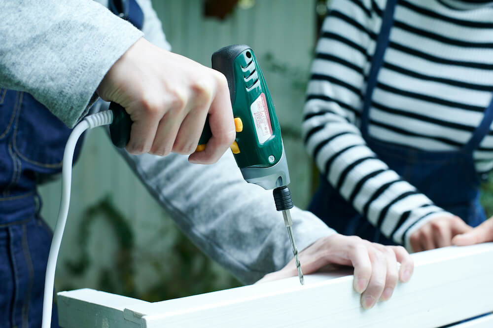 DIY初心者にはどっちがおすすめ? インパクトドライバーとドリルドライバーの違い DIY初心者にはどっちがおすすめ? インパクトドライバーとドリルドライバーの違い
