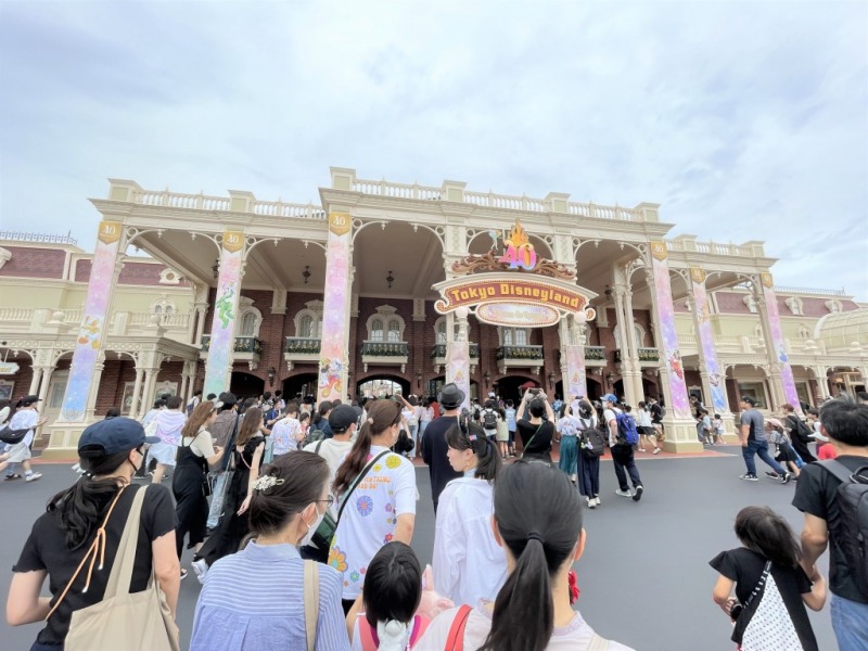 【東京ディズニーリゾート:車で20分】夢の国も首都高と湾岸線を利用すると20分ほどで到着します。