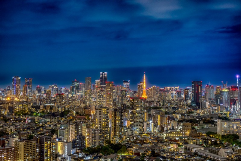 【住戸からの眺望】夜には、一面に広がる都心の明かりが、より一層美しく煌びやかで、贅沢すぎる夜景を堪能できます。