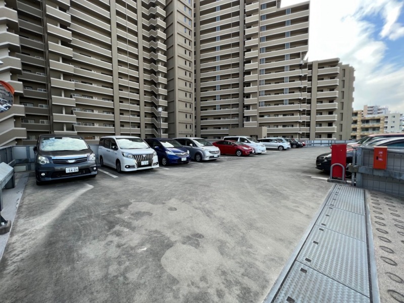 【駐車場】敷地内にある自走式立体駐車場です。