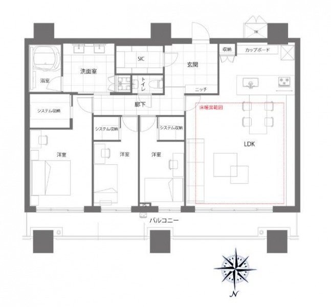 【間取り:3LDK】専有面積121.21㎡(トランクルーム含む)、バルコニー面積20.35㎡。広々としたリビングダイニングキッチンに、システム収納が備わった洋室が3部屋あります。ワイドスパンで開放感があり、高層階につき眺望良好な住戸です。
