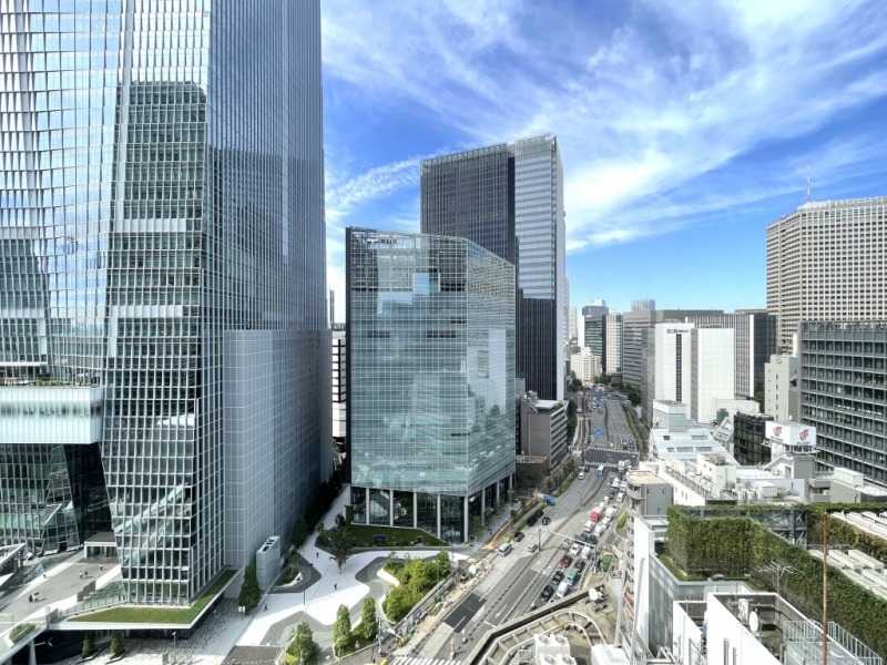 【住戸からの眺望】眼下は道路や広場で、圧迫感もなく開放的な眺望です。