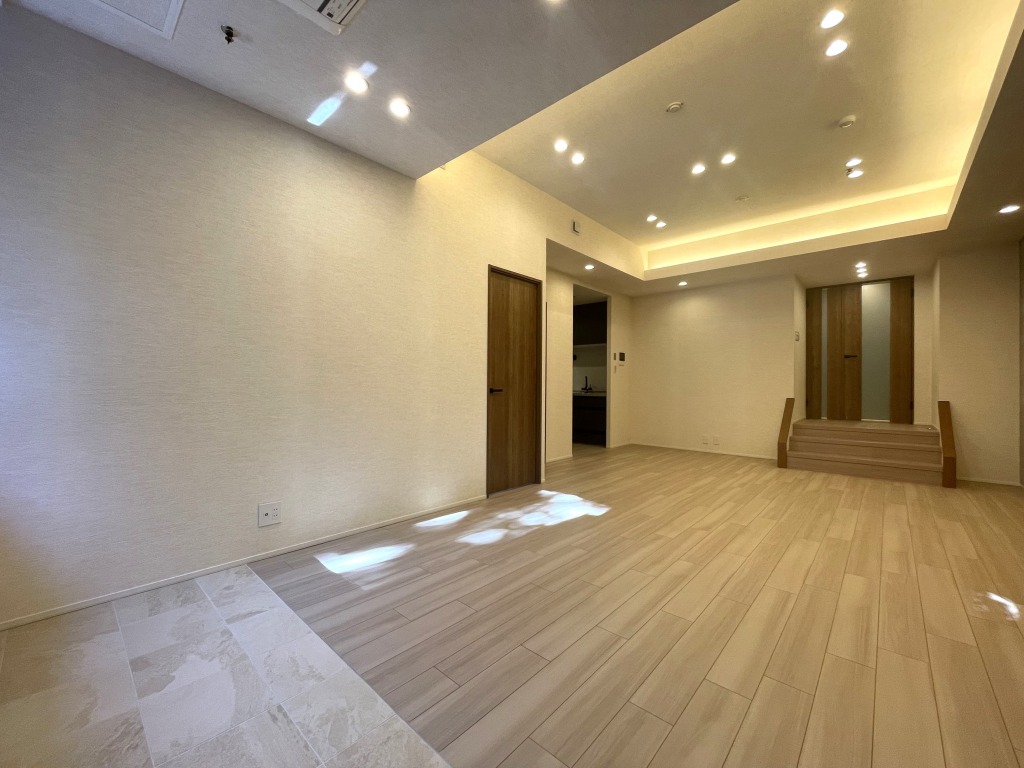 玄関まで、東京 世田谷弦巻ハイム1階の中古リノベーション物件情報｜東京都世田谷区