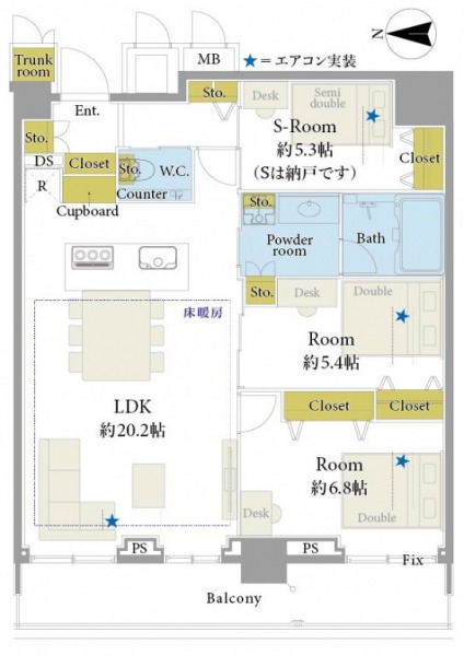 【間取り:2SLDK】専有面積81.61㎡、バルコニー面積13.38㎡。床暖房付きの約20.2帖のリビングダイニングキッチンに、クローゼット付きの約6.8帖と収納付きの約5.4帖の洋室、クローゼット付きのサービスルームがあります。廊下に収納、玄関にクローゼットと収納、住戸付設のトランクルームも備え、収納が豊富な住戸です。