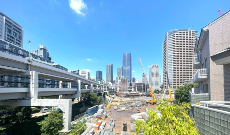 【住戸からの眺望】進化し続ける都会の街並みに、緑や開放感もあり、空も広く仰げる爽快な眺望です。麻布台ヒルズも望めます。