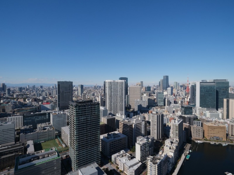 【住戸からの眺望】進化し続ける街並みに、水辺の潤いを感じながら広い空を仰げる、都心のベイエリア&タワーマンション高層階ならではの爽快感のあるパノラマビューです。