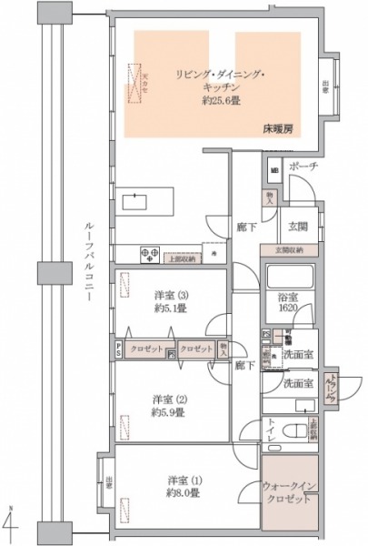 【間取り：3LDK】専有面積106.59㎡（トランクルーム面積0.60㎡含む）、ルーフバルコニー面積26.24㎡。床暖房付きの約25.6帖のリビングダイニングキッチンに、ウォークインクローゼット付きの約8.0帖、クローゼット付きの約5.9帖と約5.1帖の洋室があります。廊下に収納、玄関にシューズクローゼット、住戸付設のトランクルームもあり、収納が豊富です。西向きのワイドスパンのルーフバルコニーで開放感があり、眺望も良好な住戸です。
