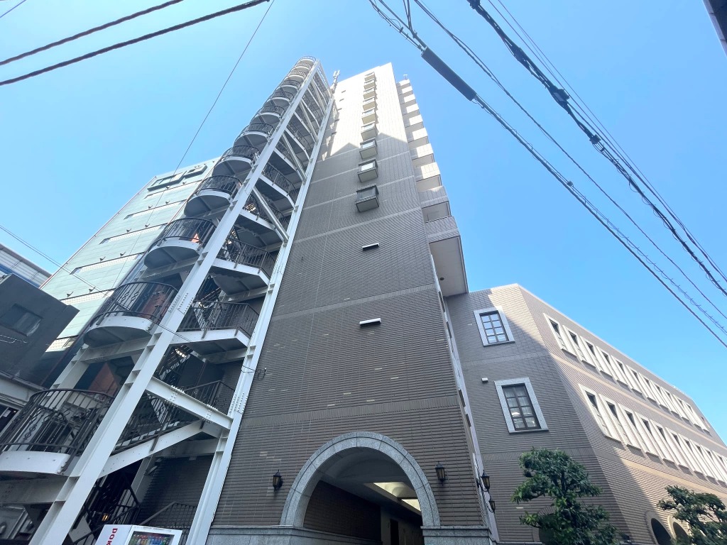 サンサーラ東山 6階｜「池尻大橋」駅徒歩1分の利便で中目黒・渋谷を身近に享受する、洗練された都市生活。「目黒天空庭園」至近。陽当たり良好南東向き住戸