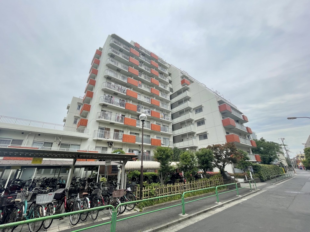 トーカンマンション大島C棟 3階｜新宿へ一本。暮らしやすさが整う大島レジデンス。収納豊富・広々バルコニーで陽当たり良好な南向き2SLDK