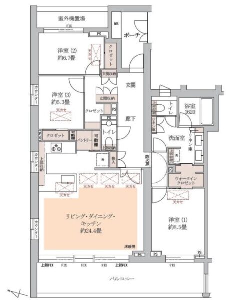 【間取り：3LDK】専有面積115.27㎡、バルコニー面積19.68㎡、室外機置場5.28㎡。床暖房付きの約24.4帖のリビングダイニングキッチンに、ウォークインクローゼット付きの約8.5帖、クローゼット付きの約6.7帖、約5.3帖の洋室があります。廊下に収納、玄関にシューズクローゼットを備え、収納も豊富。玄関ポーチも付いています。1620サイズのバスルーム、ダブルボウルの洗面台、トイレが2か所に設置されており、水回りにもゆとりがあります。陽当たり良好な最上階3方住戸です。
