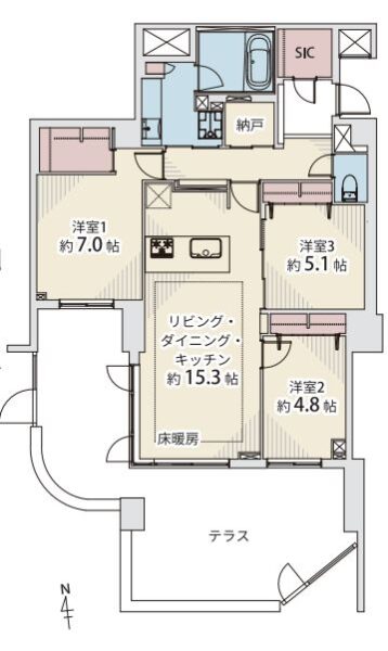 【間取り:3LDK】専有面積84.21㎡、テラス面積34.87㎡。床暖房付きの約15.3帖のリビングダイニングキッチンに、ウォークインクローゼット付きの約7.0帖、クローゼット付きの約5.1帖と約4.8帖の洋室があり、廊下に納戸、玄関にシューズインクローゼットを備え、収納も豊富です。テラス付きの陽当たり良好な南向き住戸です。