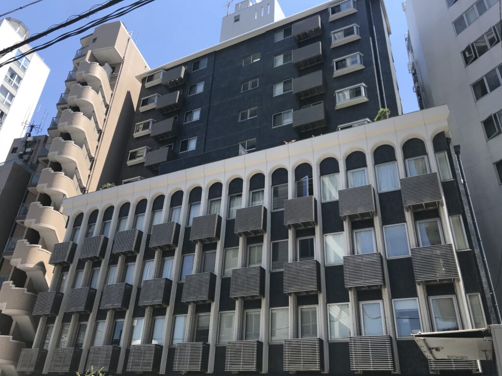 有栖川ナショナルコート 6階｜「広尾」駅徒歩9分。有栖川の緑を庭に、元麻布で暮らす贅沢。陽当たり・眺望良好。東京タワービュー3方角部屋