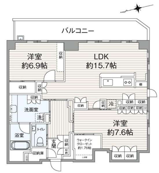 【間取り：2LDK】専有面積81.46㎡、バルコニー面積13.73㎡。収納付きの約15.7帖のリビングダイニングキッチンに、約1.76帖のウォークインクローゼットと収納付きの約7.6帖とクローゼットと収納付きの約6.9帖の洋室があり、洗面室にリネン庫、玄関には収納庫と収納を備え、収納も豊富です。陽当たり良好な角住戸です。