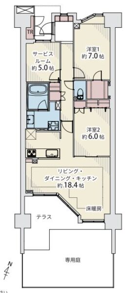 【間取り：2SLDK】専有面積82.69㎡、専用庭面積23.73㎡。床暖房付きの約18.4帖のリビングダイニングキッチンに、ウォークインクローゼット付きの約7.0帖、収納とクローゼット付きの約6.0帖、クローゼット付きのサービスルームがあります。廊下に収納、玄関にシューズクローゼット、アルコーブにはトランクルームを備え、収納も豊富です。陽当たり良好な南東向き住戸です。