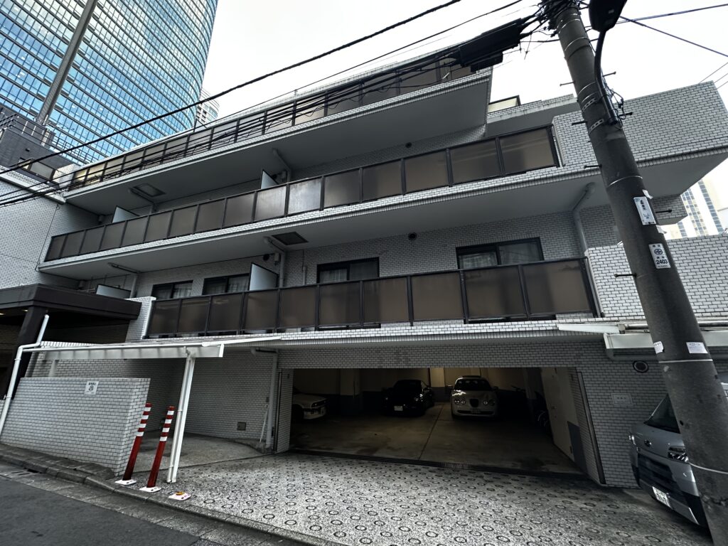 麻布台リハイム 3階｜「神谷町」駅徒歩4分。「麻布台ヒルズ」を日常にする都心邸宅。100㎡超、東京タワービューの陽当たり良好な南西向き1SLDK住戸