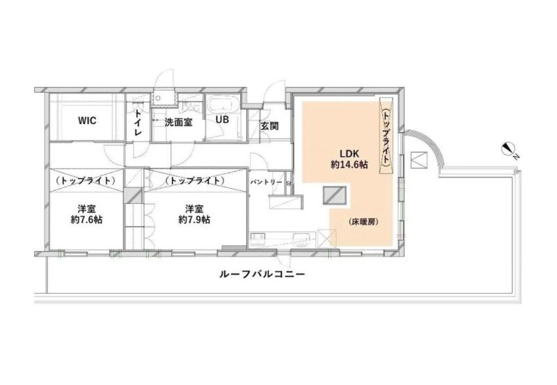 【間取り：2LDK】専有面積81.89㎡、ルーフバルコニー面積48㎡。床暖房とパントリー付きの約14.6帖のリビングダイニングキッチンに、クローゼット付きの約7.9帖、大容量のウォークインクローゼット付きの約7.6帖の洋室があり、玄関にシューズクローゼットを備え、収納も充実しています。広々ルーフバルコニーとトップライトのある開放感溢れる住戸です。